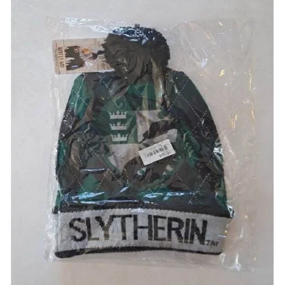 New Harry Potter Slytherin House Beanie Hat Adult Winter One Size NWT Malfoy NIP - Picture 2 of 2